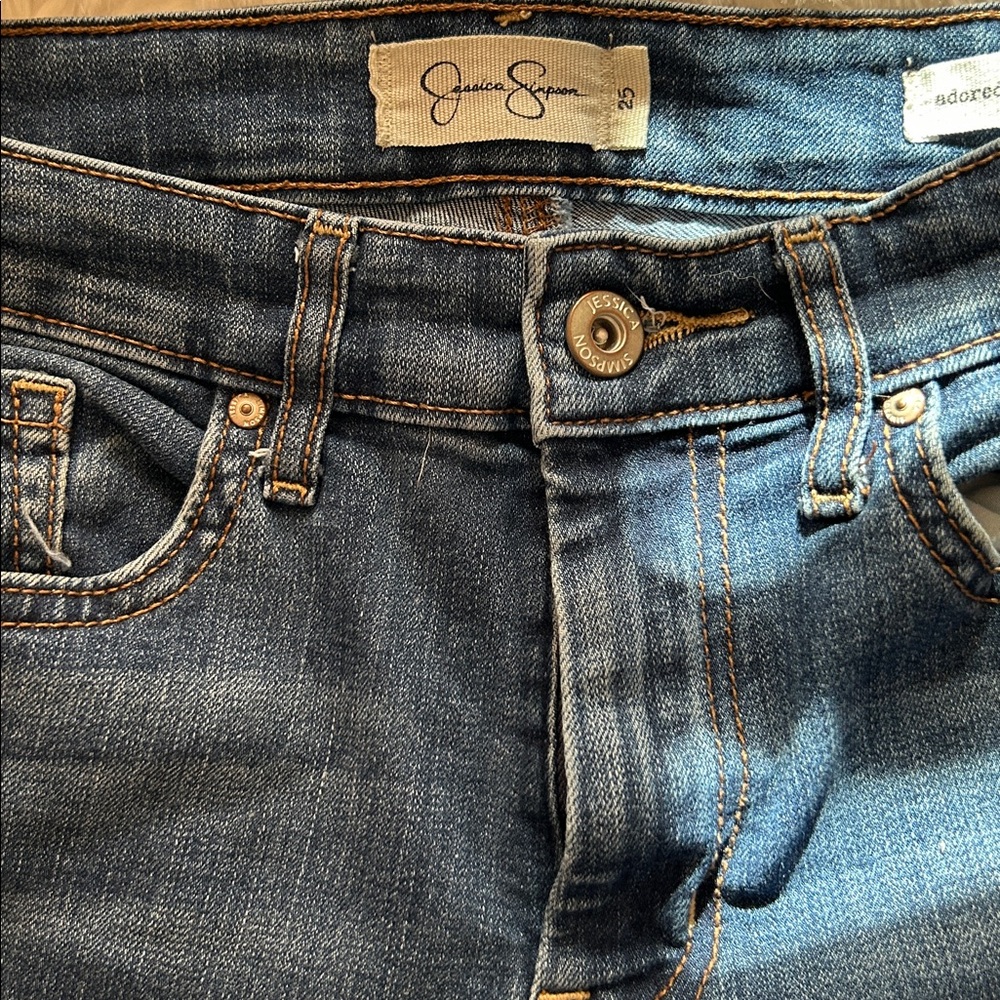 Jessica Simpson Size 25”
